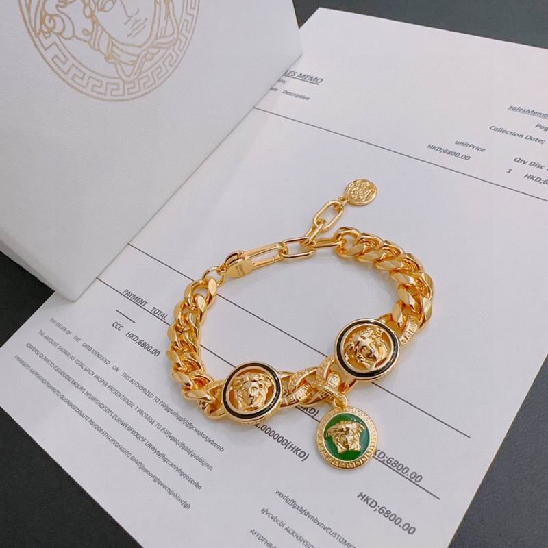 Versace bracelet lyx356